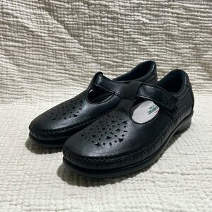 Brand New Women’s SAS “Willow” genuine leather loafers